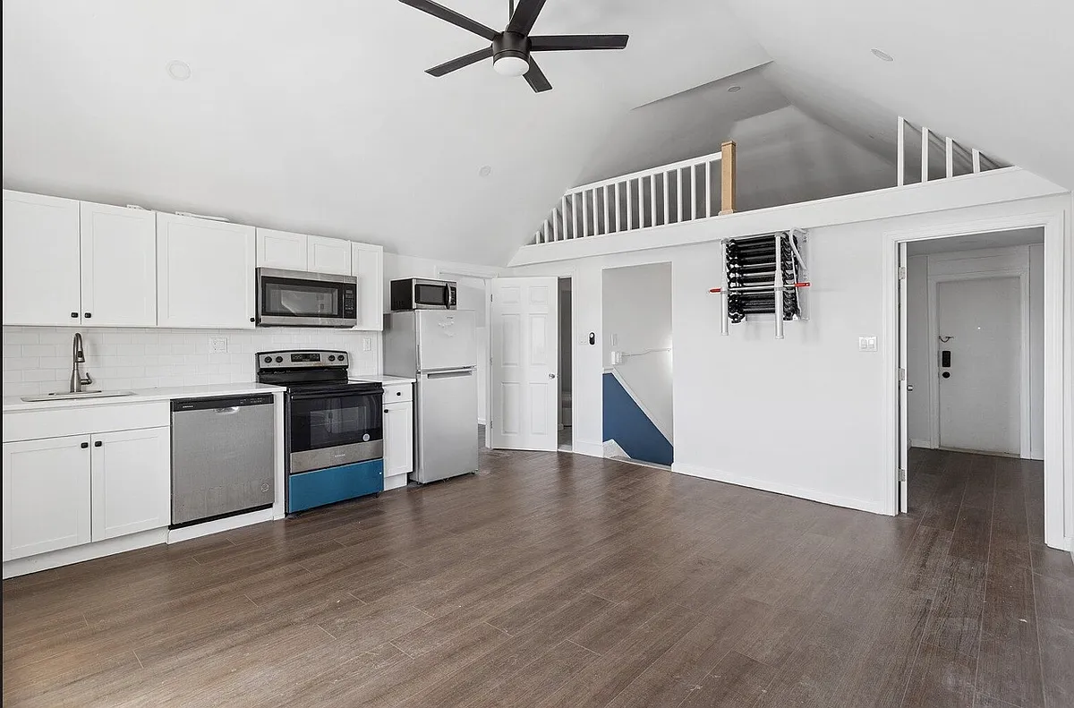 Building Photo - 4333 Ventnor Ave #5