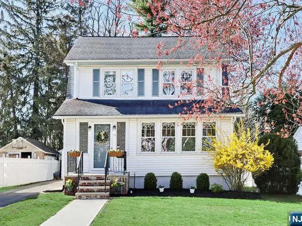 55 New York Ave, Dumont, NJ 07628