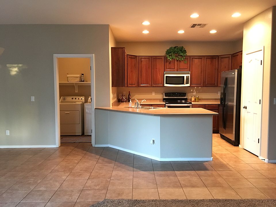Kitchen / Laundry