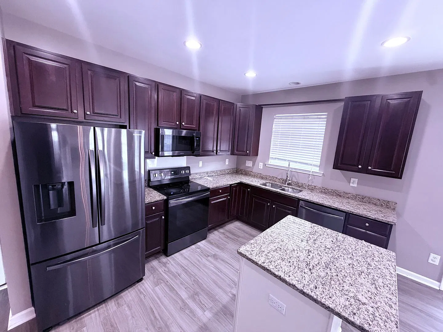 Beautiful Home in a Convenient Location! — Photo 1