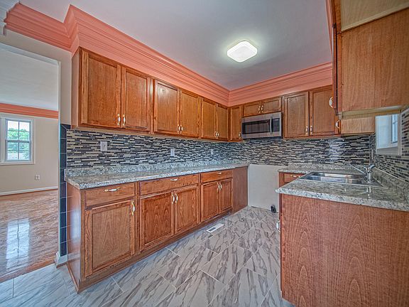 4th image of 121 Cherryhill Cir NW
