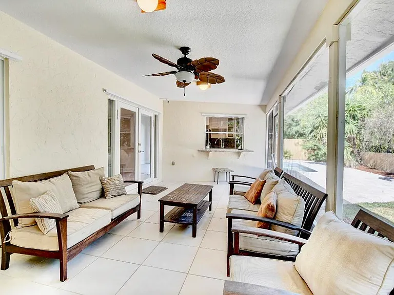17768 Maplewood Dr — Photo 36