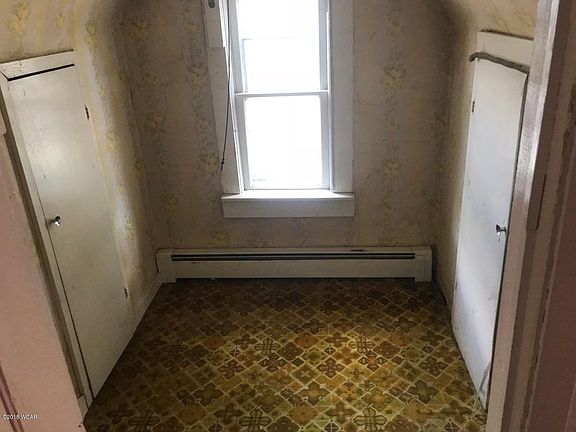 5th image of 232 Lake Ave N