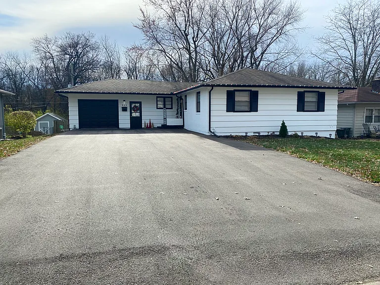 903 SW Lea Dr — Photo 3