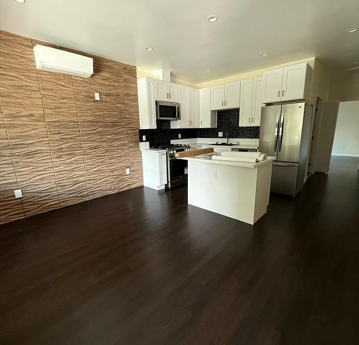 2 bed, 850 sqft, $3,500 — Photo 4