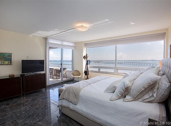 4th image of 1541 Brickell Ave #A2402