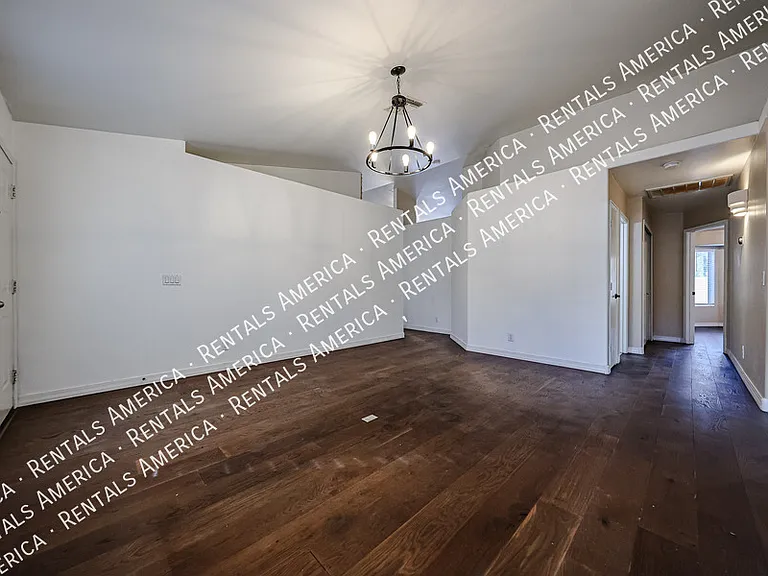 2292 E Remington Pl — Photo 8