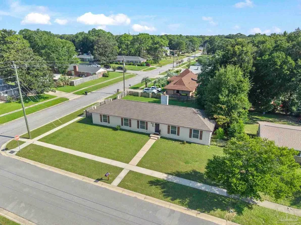 4200 Lynn Ora Dr, Pensacola, FL 32504