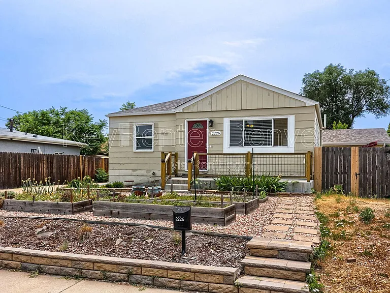 2226 W Baltic Pl — Photo 2