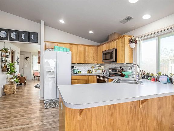 5th image of 7707 Savary Dr