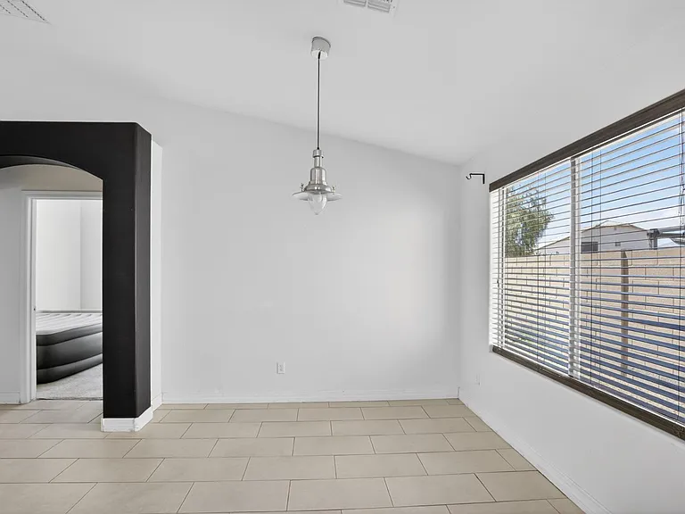 6550 S 44th Ave — Photo 12