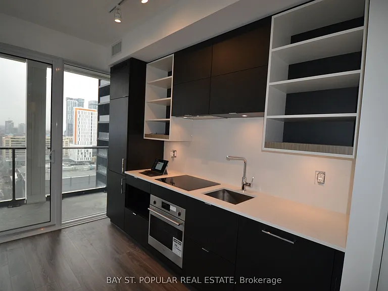 20 Edward St #2016 — Photo 4