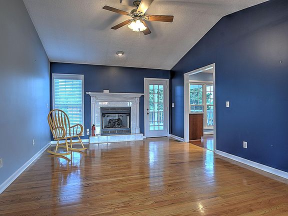 2nd image of 108 Meadow View Farms Dr