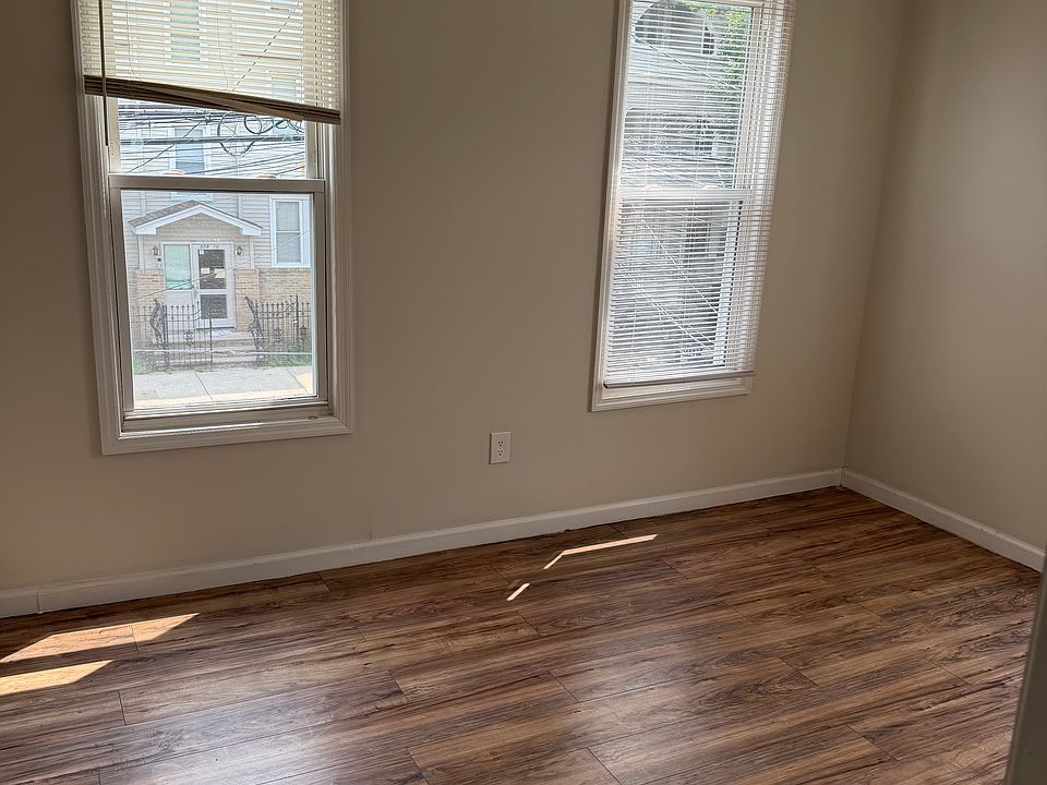 1st image of 809 S 16th St Floor 2