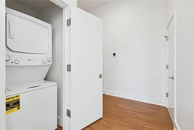 2 bed, 1.0 bath, 927 sqft, $1,543 — Photo 4