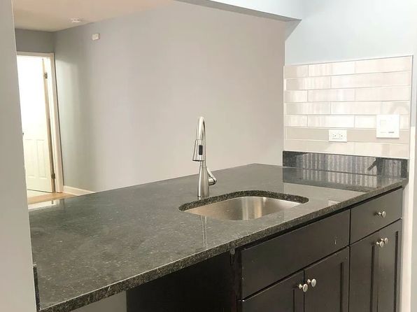 663 W Grace St APT 208