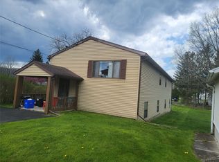 1613 Newell Rd, Endicott, NY 13760