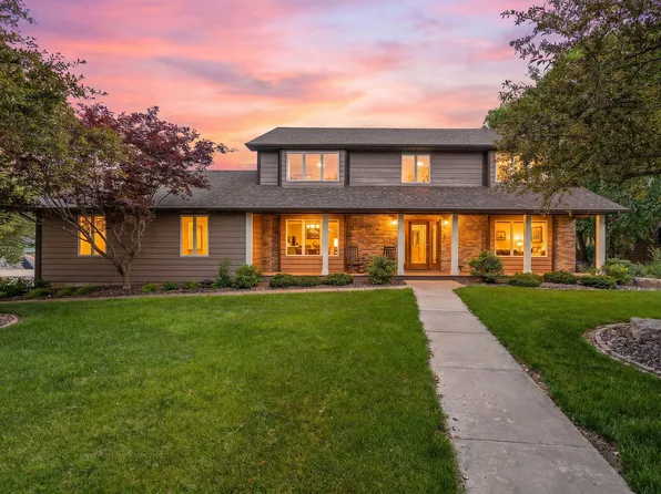 600 Morningside Dr, Crown Point, IN 46307