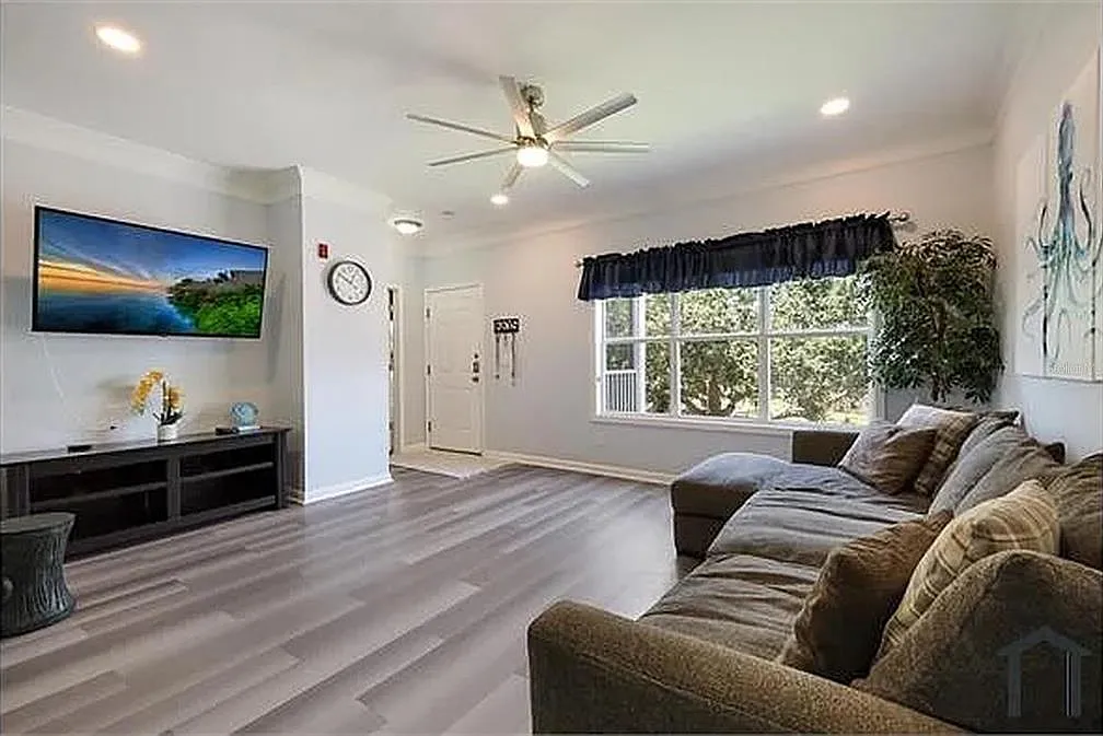 2 bed, 2.0 bath, 1132 sqft, $1,900 — Photo 3