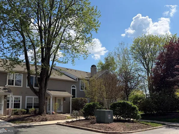 16012 Beacon Hill Dr, Southampton, PA 18966