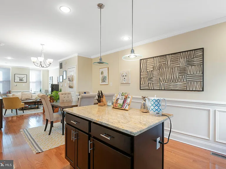 714 S Hicks St — Photo 10