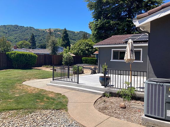 3rd image of 7372 Ashwood Ct