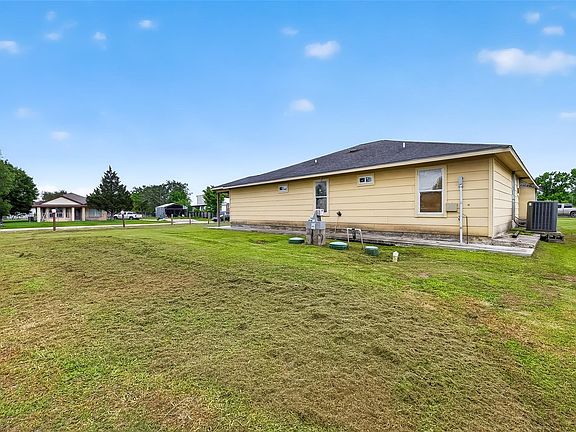 3rd image of 6014 Linda Dr