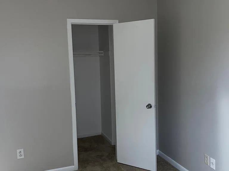 guest room 2 closet