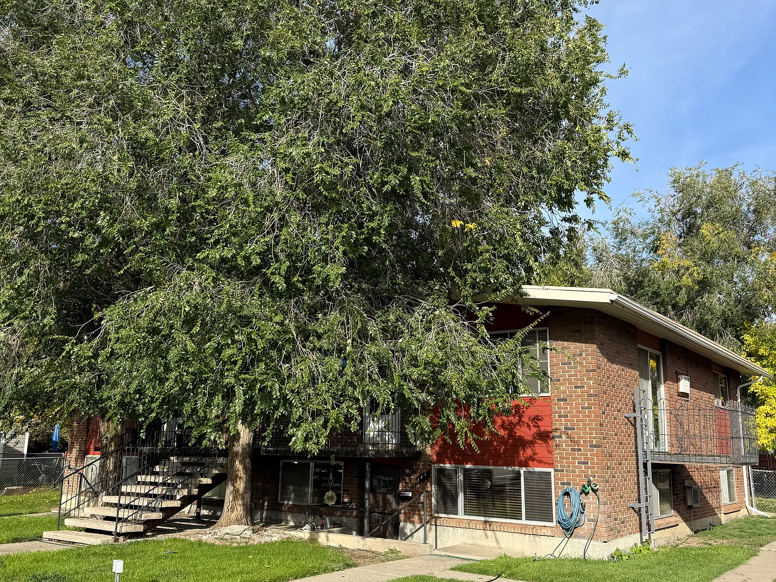 2 bed, 900 sqft, $925 — Photo 1