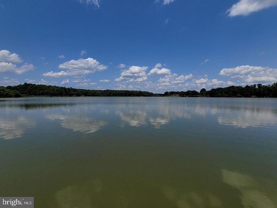 2nd image of Arrow Point Dr