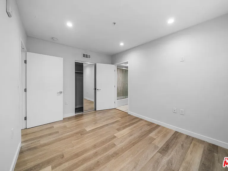 8532 Cashio St #101 — Photo 17