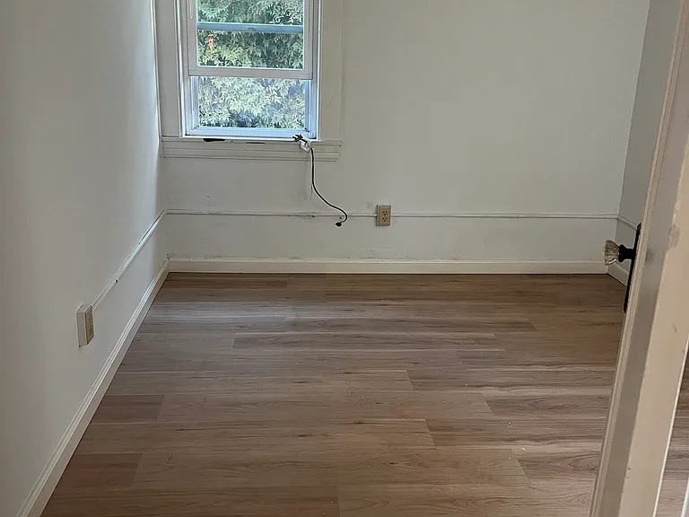 548 Vera Ave — Photo 5