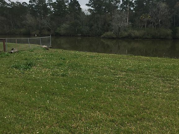 2nd image of 3828 Bayou Cir