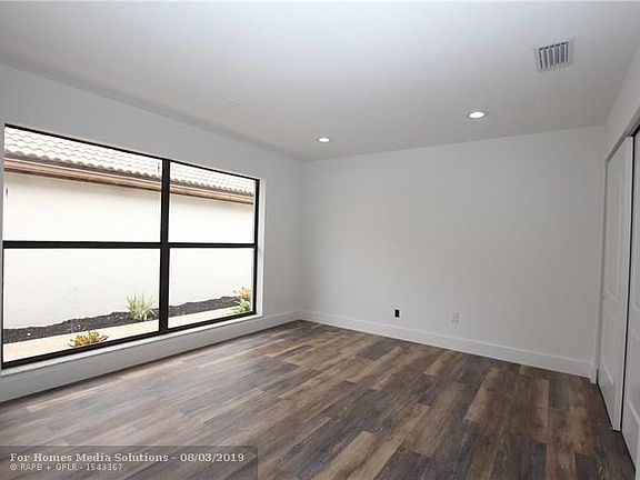 5th image of 11129 Highland Cir