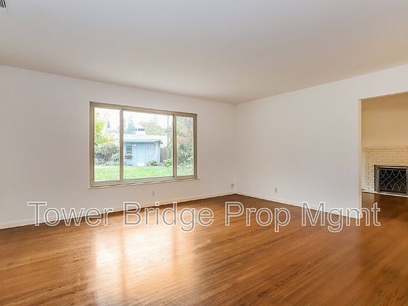 3rd image of 7445 Midiron Dr