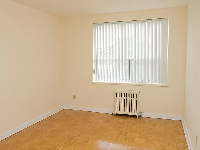 672 Kennedy Rd — Photo 13