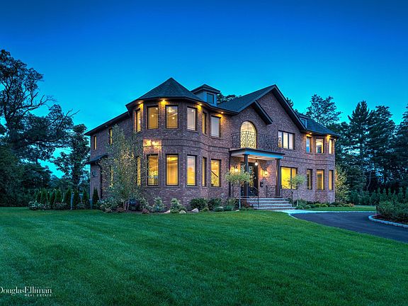 2nd image of 62 Schoolhouse Ln