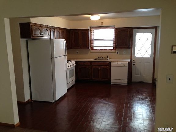 2nd image of 559 W Hudson St