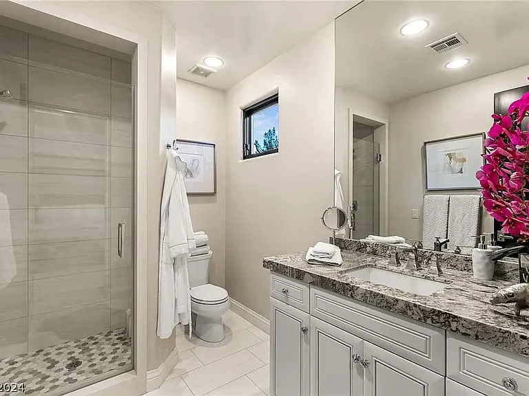 18 Castle Oaks Ct — Photo 32