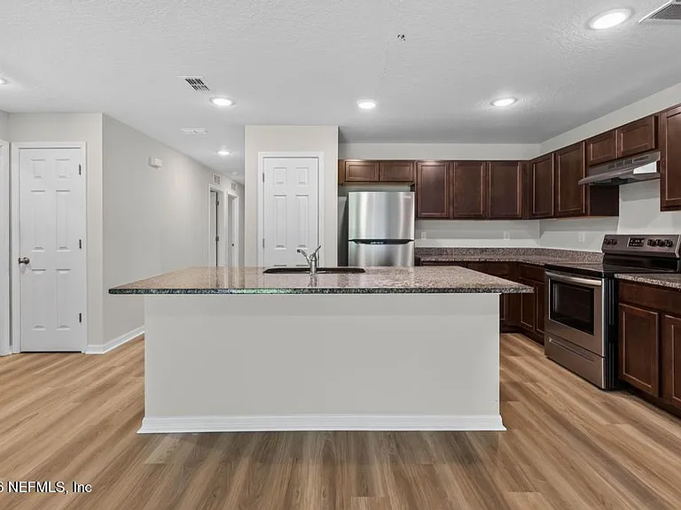 129 Wellwood Ln #B — Photo 6