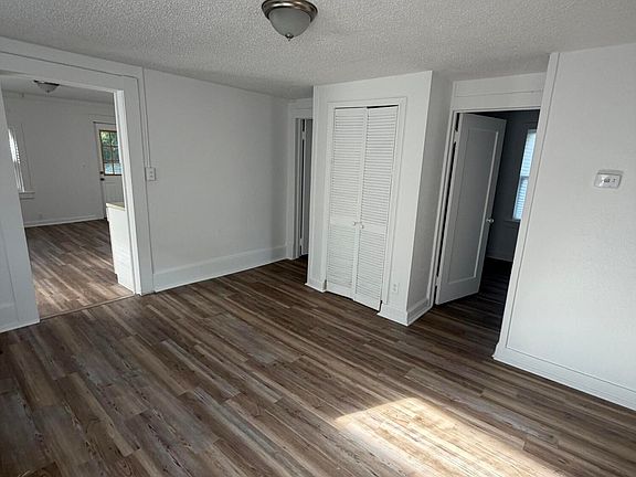 5th image of 1841 Berdan Ave
