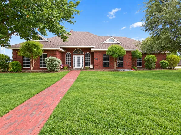 1607 N Park Dr, Bowie, TX 76230