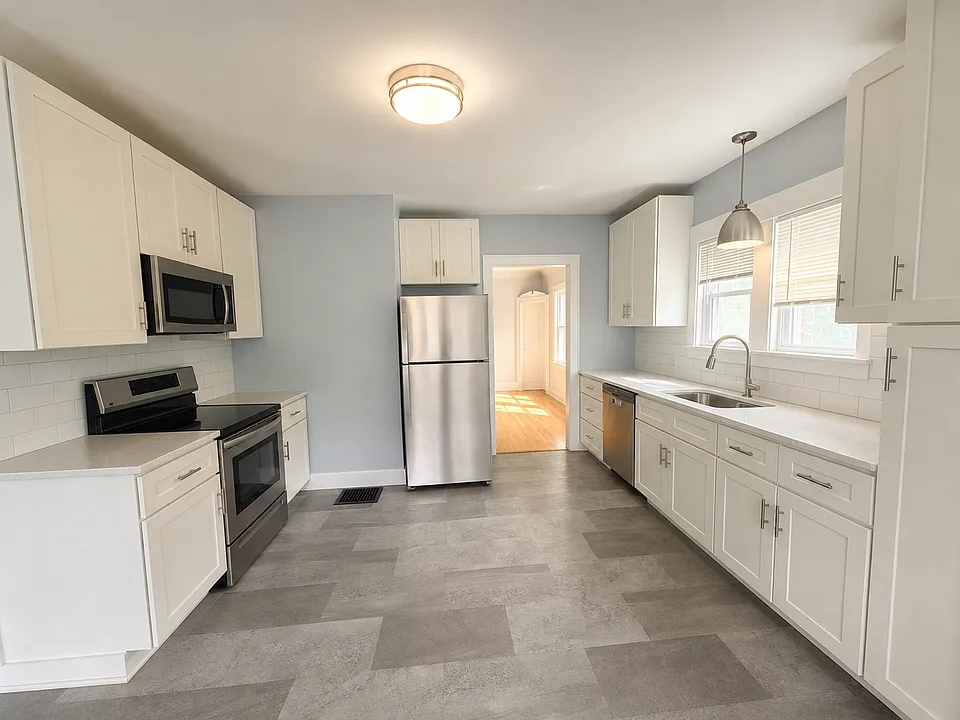 901 Sarasota Ave SE