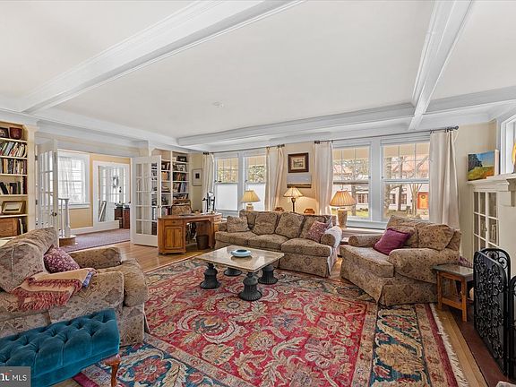 5th image of 4004 Virgilia St
