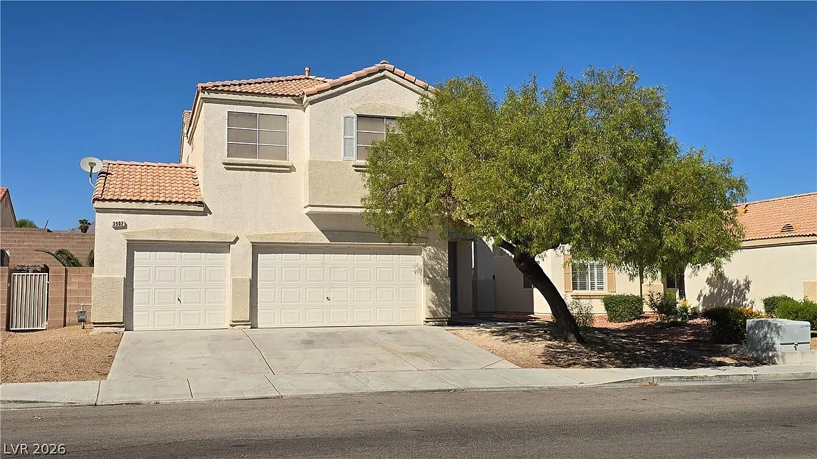 3 bed, 2.5 bath, 1887 sqft, $2,400 — Photo 2