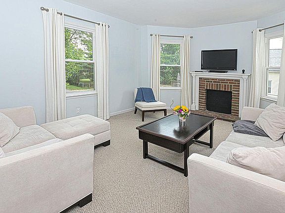 3rd image of 3862 Isabella Ave #1