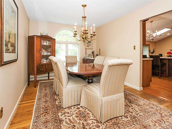 3rd image of 262 Clarinet Ln