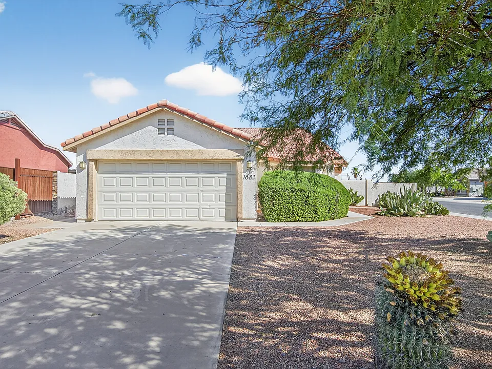 1682 E Kielly Ln