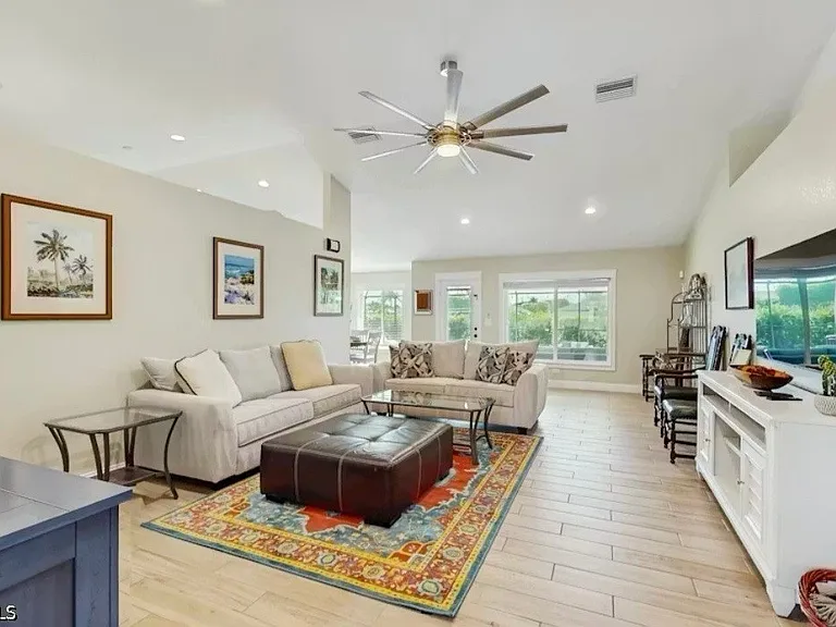 3729 Agualinda Blvd — Photo 2