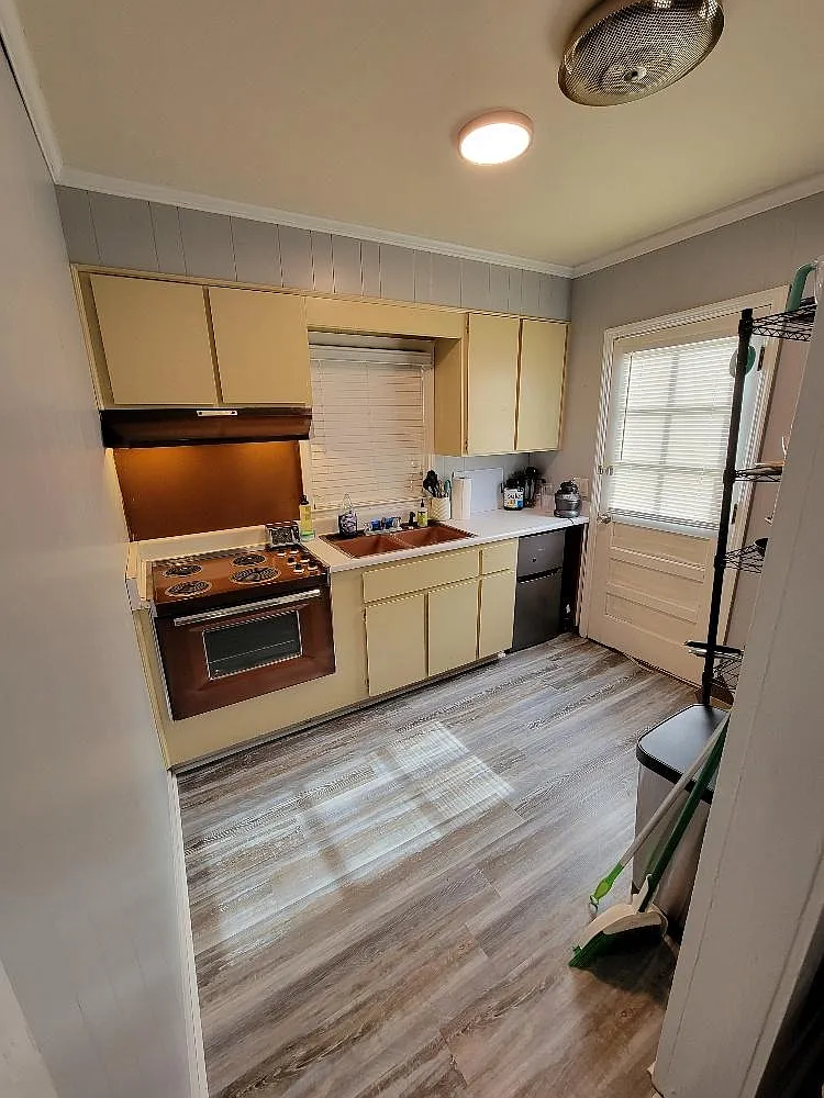 Building Photo - 349 Savannah Ave #B